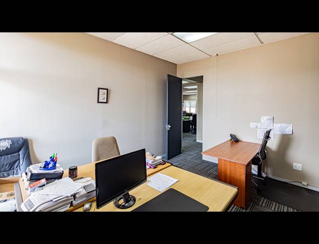 791M² OFFICE FOR SALE IN FERNDALE